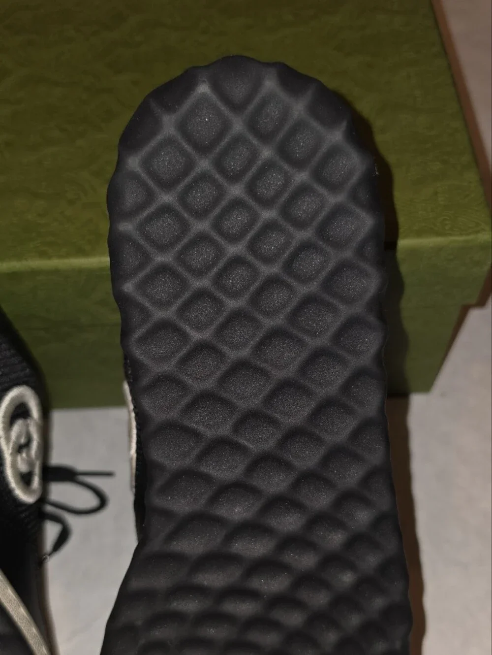 Gucci Black and White Men's Low-Top Sneakers